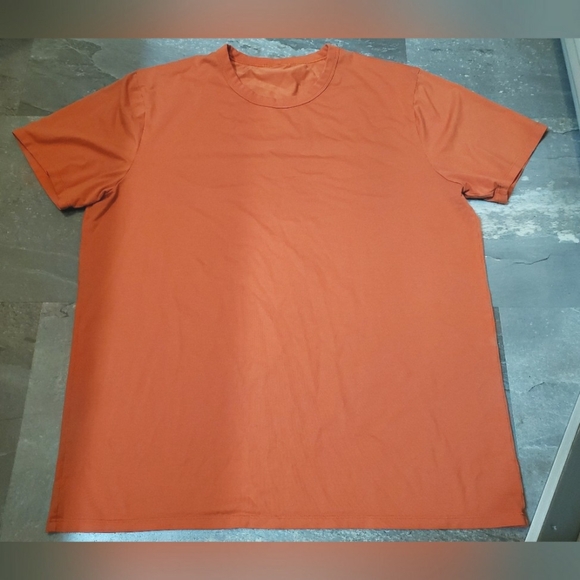 Bundle of 2 Lululemon soft short sleeves shirt. Orange. Very light grey. Men XL. - Picture 7 of 11